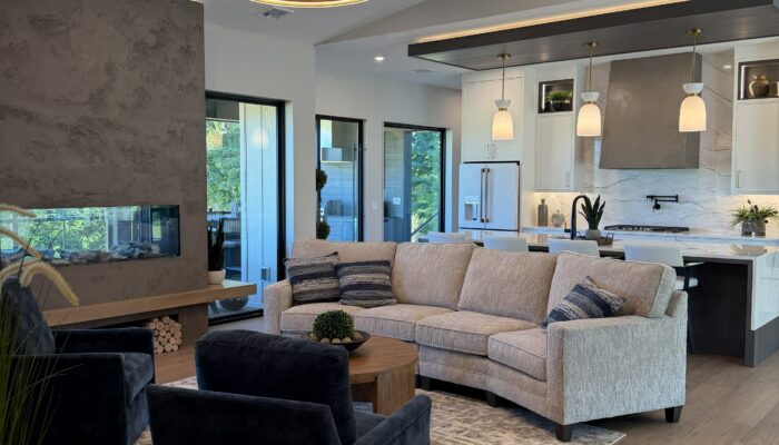 121 Maple Lane Living area